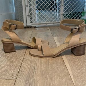 Lucky Brand block heel sandal - nude - size 8
